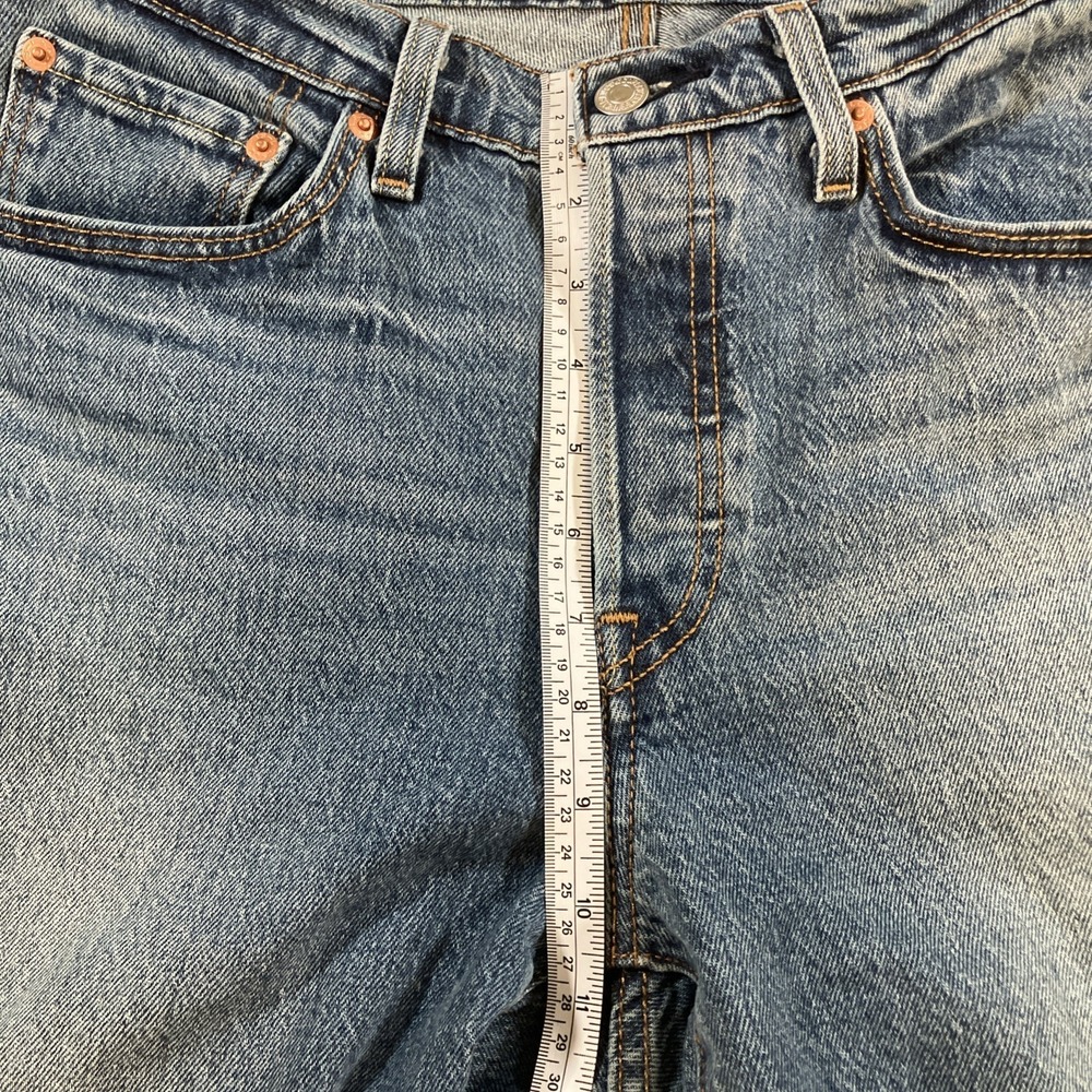 Levi's Women's Straight Leg Jeans in Medium Blue Wash - Picture 13 of 16